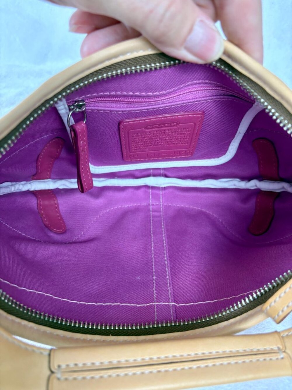 Vintage Y2K Coach Hampton/Soho Small Baby Pink Canvas Hobo - Picture 11 of 16